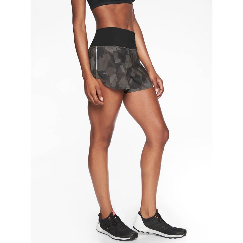Athleta Run Free Green Camo Printed Athletic Shorts Size Small Active Work Out